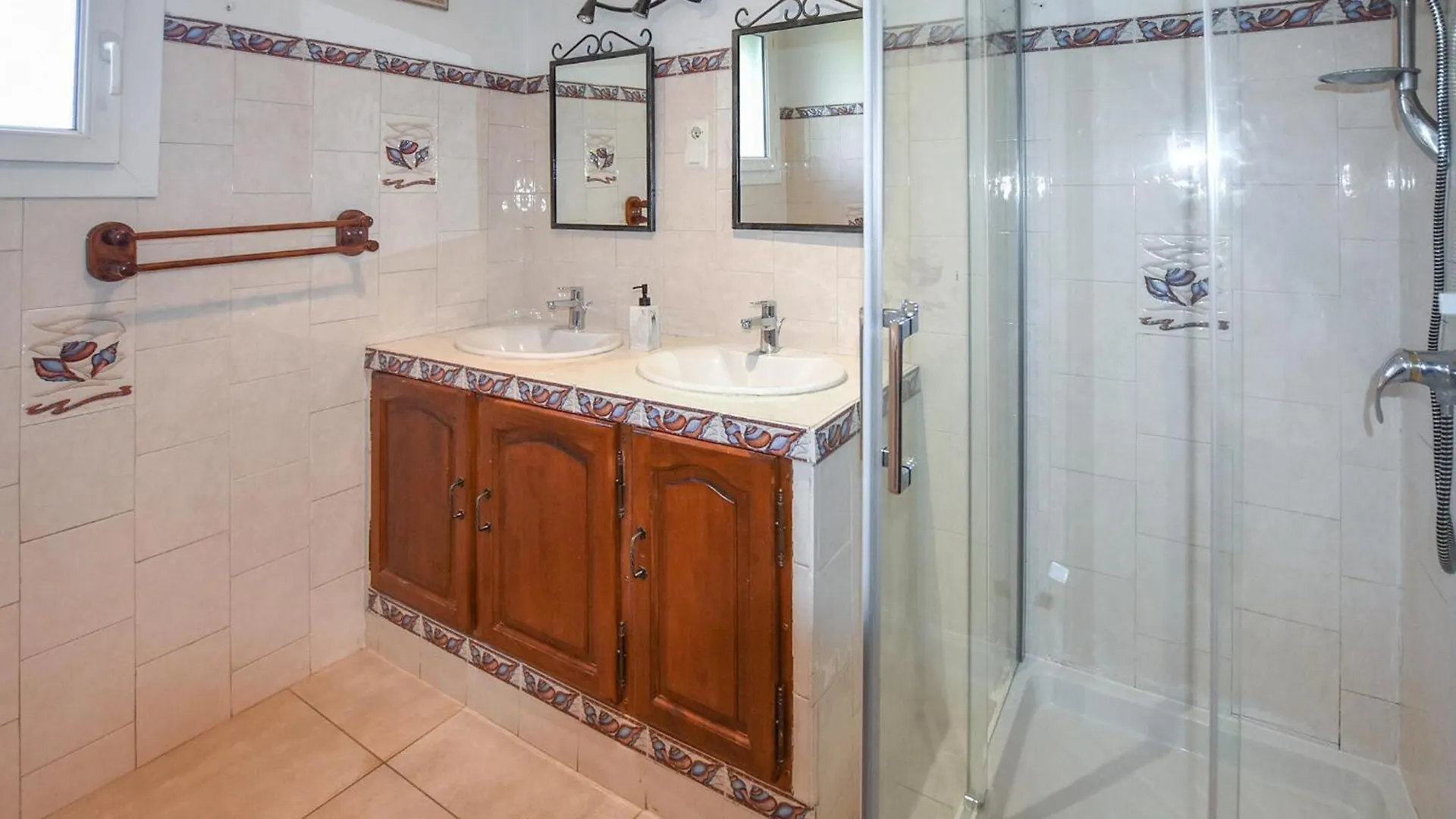 Cozy Home In Sorgues With Kitchen 0*,